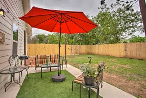 5 Mi to Dtwn: Family-Friendly Fort Worth Home - Image 2