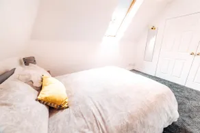 One Bed Apartment with Balcony - Image 3