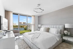Designer 3BR Penthouse Rooftop pool Walk to beach - Image 3
