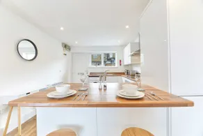 Host & Stay | Ocean Pearl - Image 4