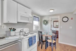 Odysea: Walk to Boardwalk, Garages, Modern Kitchen - Image 4