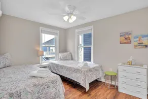 Odysea: Walk to Boardwalk, Garages, Modern Kitchen - Image 5
