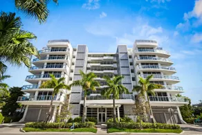 Luxurious 2BR 3BA Walk to Beach Pool Jacuzzi - Image 3