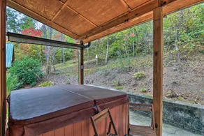 Chanterelle Cabin w/Hot Tub, Fireplace - Near Asheville! - Image 5