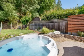 Bella Vita ~ High-End Bungalow with Private Yard - Image 3