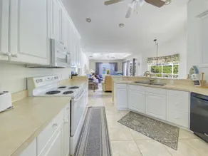 Weston's Water Watch, heated pool, sleeps 6 - Image 5