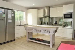 Beach House - Central Location - Image 5