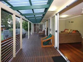 Large beachside house in quiet bush surroundings - Image 3