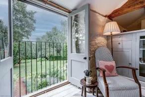 The Hayloft: Charming Cotswolds Retreat For Two - Image 2