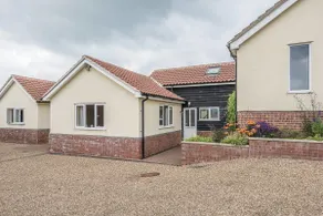 Grove Farm Bungalow with swimming pool, Dallinghoo - Image 2