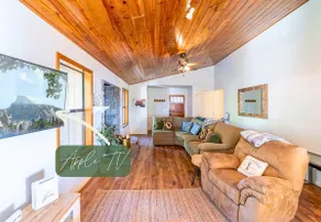 Serenity in the Pines: Cozy Mountain Retreat - Image 4