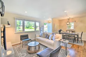 Charming Hampton Home w/ Yard: 2 Mi to Beach! - Image 2