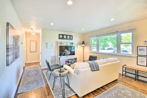 Charming Hampton Home w/ Yard: 2 Mi to Beach! - Image 5
