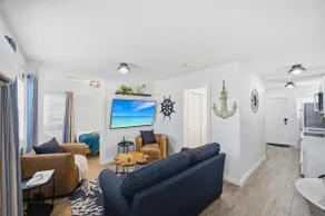 Complete Renovation-everything new! Amazing views - Image 4