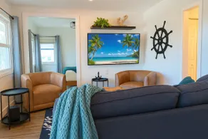 Complete Renovation-everything new! Amazing views - Image 2