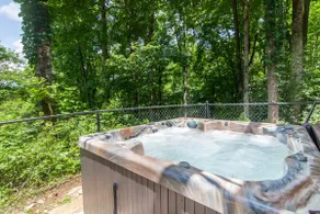 Outdoorsy Cabin Near Downtown - Image 3