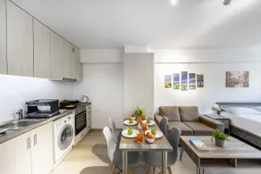 C-Premium Apts 100m from beach and city centre - Image 3