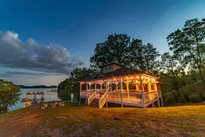 Ultimate Luxury Lake Estate -Sleeps 22|dock|chef kitchen - Image 3