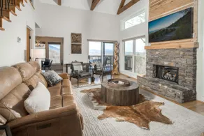 Blowing Rock views, hot tub, EV charger - Image 2