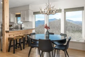 Blowing Rock views, hot tub, EV charger - Image 3