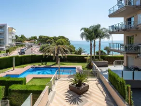 Dream vacations sea front with the family - Image 4