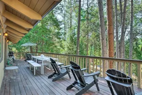 Pine Mountain Cabin w/ Hot Tub, 2 Mins to Marina! - Image 2