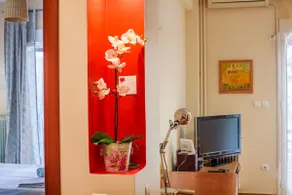 Athens Strawberry Hideaway - City Cozy Gem - Image 5