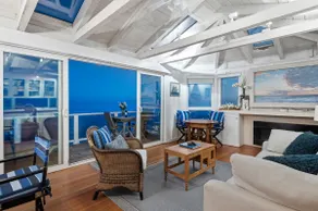 Beachfront Bungalow on Miramar Beach - Image 5