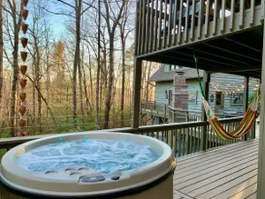 Amazing Chalet Hot Tub Sauna Fire Pit Pet Friendly - Image 3