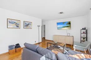 Pet-Friendly 3BR/2BA Queen Suite in West Covina - Image 3