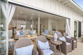 Popular 6 Br House Walk to Restaurants, Beachfront - Image 2