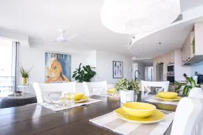 Panoramic Ocean Views At Maroochydore - Image 5
