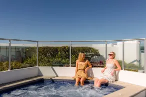 Panoramic Ocean Views At Maroochydore - Image 4