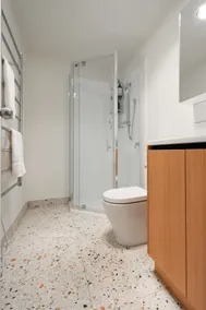 Modern Self Contained Unit Views Parking and WiFi - Image 5