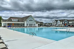 Bishop's Landing: Pool Access & 4 Mi to Beach - Image 3