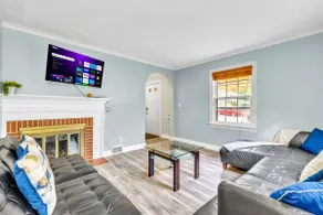 Mid-Term Ready | 4BR Home, Fast WiFi, Pet-Friendly - Image 3