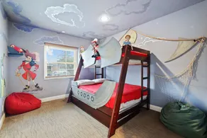 Disney Getaway | Pool & Mini-Golf - HVH Ames - Image 3