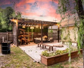 Upscale 4 BR Ybor Hse with Outdoor Living Space - Image 2