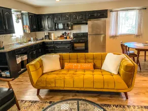 The Lodge. Modern comfort at Lake Fork. Full Kitchen. - Image 4