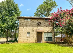 The Lodge. Modern comfort at Lake Fork. Full Kitchen. - Image 3