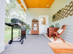 *Oct-Nov Special* Beach|Downtown|Coastal Cottage - Image 2