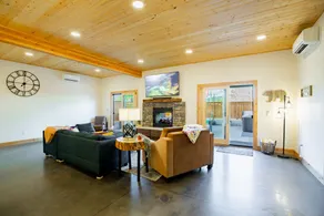 Enchantment Lodges*Pet Friendly*Walk to Downtown - Image 5