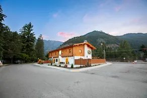Enchantment Lodges*Pet Friendly*Walk to Downtown - Image 4