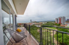 Family-Friendly 1BR + Flex | Pool, Gym, Parking - Image 2