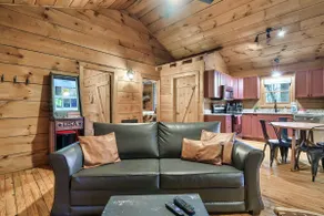 Dog friendly, Hot Tub & Near Tuckaleechee Caverns - Image 3