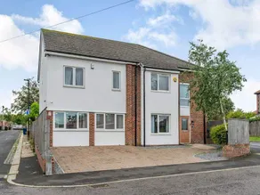 Numero Uno Detached Aparthouse 7 BR Hot Tub Wifi Parking Contractors and Group Friendly - Image 5