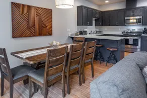 Boho Vibes- family townhouse w/ gourmet kitchen - Image 3