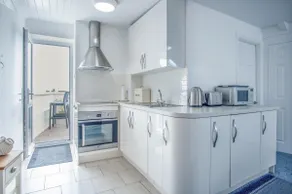 St Julians View - 1 Bedroom Apartment - Tenby - Image 4