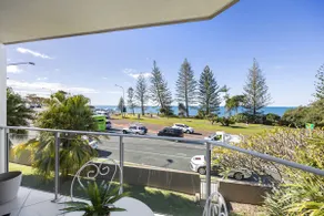 Beachside Views 2 Bedroom Apartments Mooloolaba - Image 2