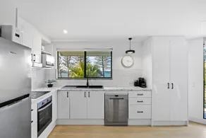 Beachside Views 2 Bedroom Apartments Mooloolaba - Image 4